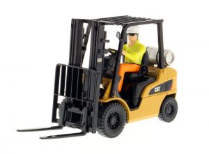 CATERPILLAR P5000 élévateur à gaz accompagné d'une figurine