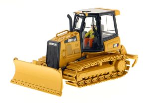 CATERPILLAR D5 K2 LGP équipé du ripper accompagné d'une figurine et d'une boite en métal