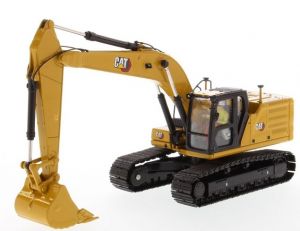 DCM85585 - CATERPILLAR 330 accompagnée d'une figurine