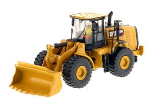 CATERPILLAR 966M accompagné d'une figurine et d'une boite en métal