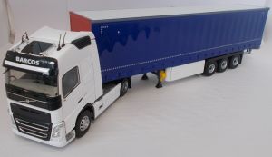 Camion 4x2 VOLVO FH4 500 avec semi Tautliner 3 essieux aux couleurs des Transports BARCOS