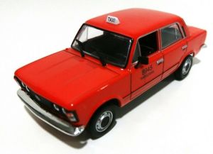 MAGPCFI125PTAXI - Voiture taxi de la ville de Varsovie FIAT 125P de couleur rouge vendue en blister