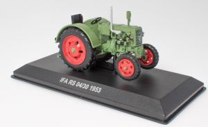 Tracteur IFA RS 04/30 de 1953