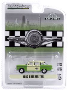 GREEN30208 - Voiture taxi américain CHECKER MOTORS MARATHON A11 de 1982 de couleur vert et crème vendue en blister