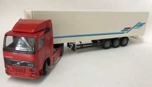 CON4608 - Camion VOLVO FH 12 Avec remorque frigo 3 essieux