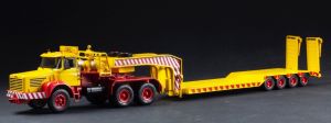 IXOTTR028.22 - Camion avec porte engins de couleur jaune - BERLIET TB015 M3 6x4 1960
