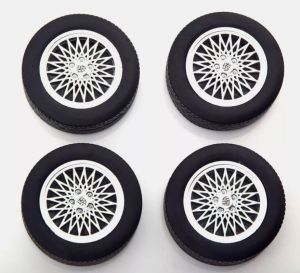 KKSACC026 - Accessoire pour PORSCHE 924 - 4 roues avec jantes