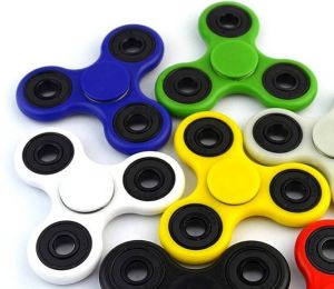 Jouet - Coloris aléatoire - Toupie Hand spinner turbo