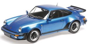 Voiture sportive PORSCHE 911 Turbo de 1977 couleur bleu