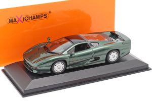 MXC940102220 - Voiture sportive JAGUAR XJ 220 de 1991 de couleur verte métallisée