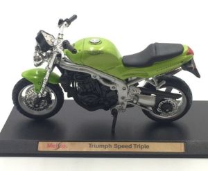 Voiture de couleur verte - TRIUMPH Speed Triple
