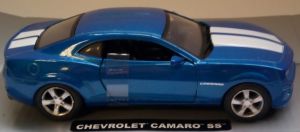 NEW50433O - Voiture sportive CHEVROLET Camaro couleur bleu à bandes de couleur blanches
