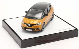 Voiture berline RENAULT Scenic de 2016 de couleur orange métallisée version boite constructeur