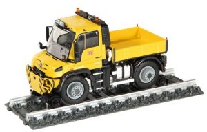 Camion plateau version rail route MERCEDES Unimog U 400 aux couleurs des chemins de fer allemand