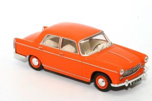 ODE079 - Voiture de 1960 couleur orange – PEUGEOT 404