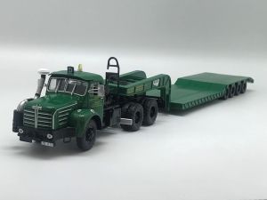 Camion avec porte engins vert DESSIRIER & ZUCCONI - BERLIET TBO 6x4