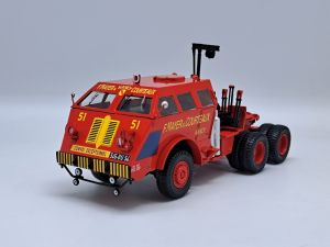 Camion de couleur rouge - PACIFIC M26 F.MAYER & COURTEAUX