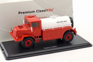 Camion porteur citerne TATRA 128N de 1951 de couleur rouge
