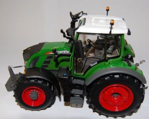 ROS30185 - Tracteur FENDT 718