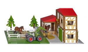 bâtiment - Écurie avec un tracteur, deux chevaux et accessoires