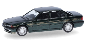 HER431200 - Voiture de couleur vert métallisé - BMW Alpina B12 E38