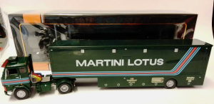 IXOTTR025 - Camion avec remorque MARTINI LOTUS – VOLVO F88 4x2