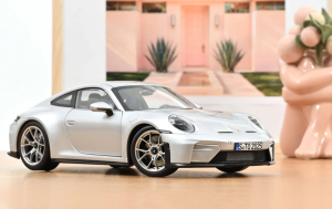 NOREV187002 - Voiture de 2025 de couleur argent métallisé - PORSCHE 911 GT3 Pack Touring GT