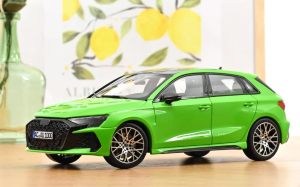 NOREV188390 - Voiture de 2025 de couleur vert kyalami - AUDI RS 3 Sportback