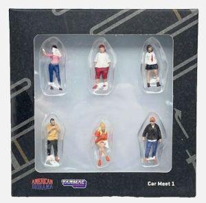 T64F-003-OR - Figurine d'un rassemblement de voitures - 6 personnages