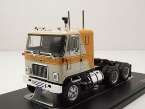 IXOTR167.22 - Camion solo de 1970 couleur beige et jaune – GMC Astro 95 6x4