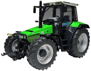 Tracteur AgroStar 6.38 DEUTZ équipé du relevage avant