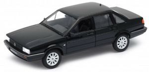 Voiture berline VOLKSWAGEN Santana de 1981 à 1984 de couleur noire