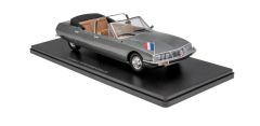 G111V028 - Voiture de 1972 couleur grise – CITROEN SM présidentielle