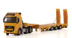 WSI04-2207 - Camion avec porte engins de couleur jaune - VOLVO FH5 Globetrotter 6x2