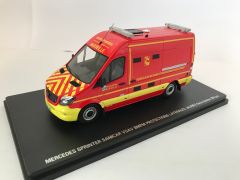 ALERTE0078C - MERCEDES BENZ Sprinter pompier Sanicar VSAV BMPM pare-chocs jaune Marins Pompiers de Marseille versions n°2 limité à 300pcs