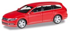 HER028424-003 - Voiture break de couleur rouge tornade - VOLKSWAGEN Passat Variant