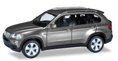 HER033695-005 - Voiture de couleur grise métallisé – BMW X5