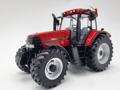 UH6779 - Tracteur série limitée à 500 pièces Case IH MX 135 (1997-2000) avec bandeaux latéraux du capot horizontaux