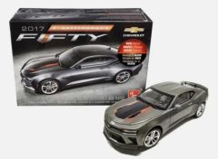 AMT1035M/12 - Maquette à assembler et à peindre - CHEVROLET Camaro 2017 Gris - 50e Anniversaire à aseembler et à peindre