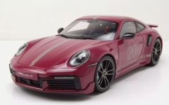 MNC113069075 - Voiture coupé de 2021 couleur rouge désign sport - PORSCHE 911 turbos S
