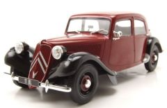 WBXWB124116 - Voiture de 1952 couleur bordeaux et noire - CITROEN Traction  Avant  11BL