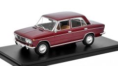 WBXWB124157 - Voiture de 1977 couleur bordeaux – LADA 1500