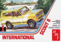 AMT1248/12 - Maquette à assembler et à peindre - INTERNATIONAL Scout II de 1977