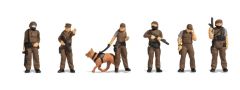 NOC15079 - 6 Figurines et un chiens – Groupe de travail spécial