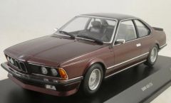 MNC155028105 - Voiture de 1982 couleur rouge - BMW 635 CSI