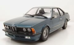 MNC155028108 - Voiture de 1982 couluer bleu pétrole - BMW 635 CSI