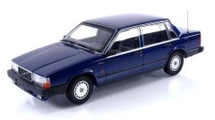 MNC155171701 - Voiture de 1986 couleur bleu - VOLVO 740 GL