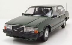 MNC155171702 - Voiture de 186 couleur verte - VOLVO 740 GL