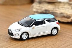 NOREV155254 - Voiture de 2010  Blanc Banquise et toit Bleu Boticelli - CITROEN DS3