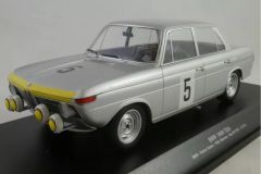 MNC155652905 - Voiture du 24h SPA 1965 N°5 - BMW 1800 tisa